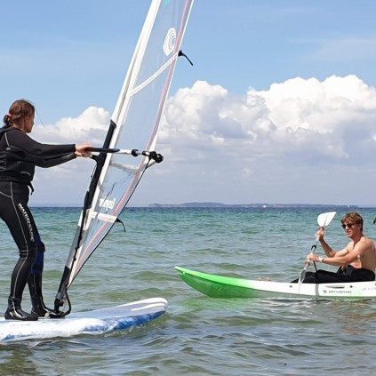 windsurfing kursus surfcamp kitesurfing samsø aktiv ferie ferie begynder øvet børn 